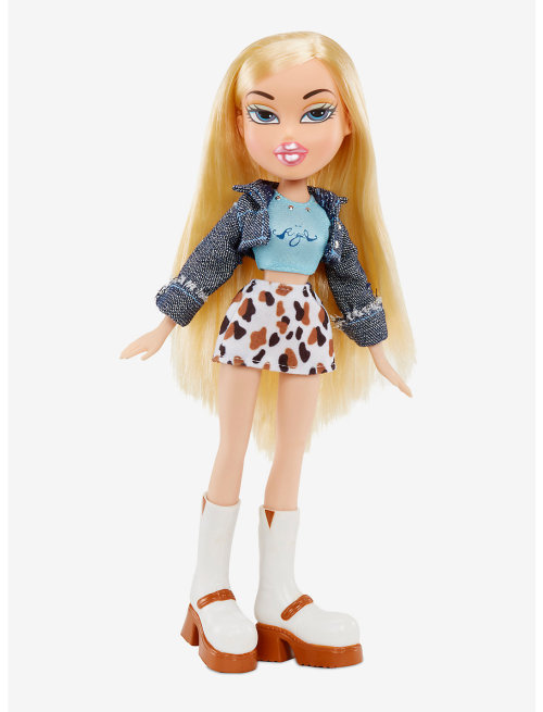 oceanicpride:Stock photos of the Bratz 20 Yearz Special Edition Original Dolls