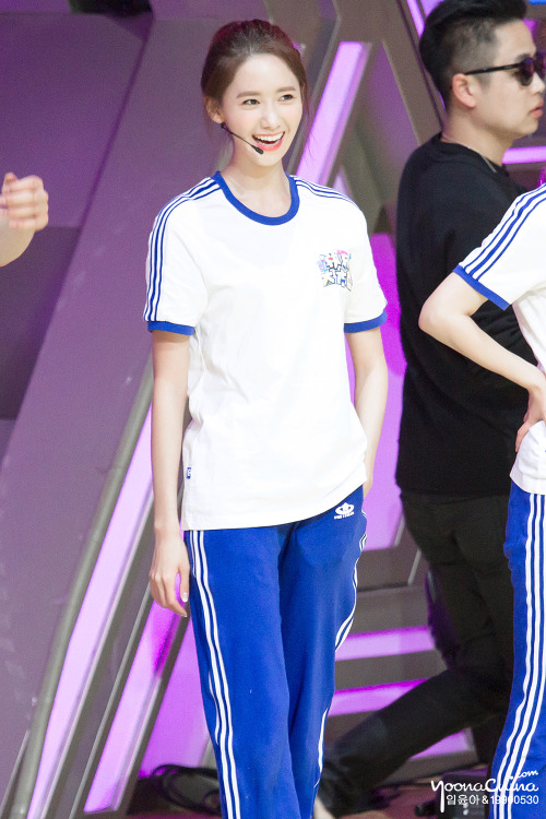 fy-im-yoona:  yoonachina 