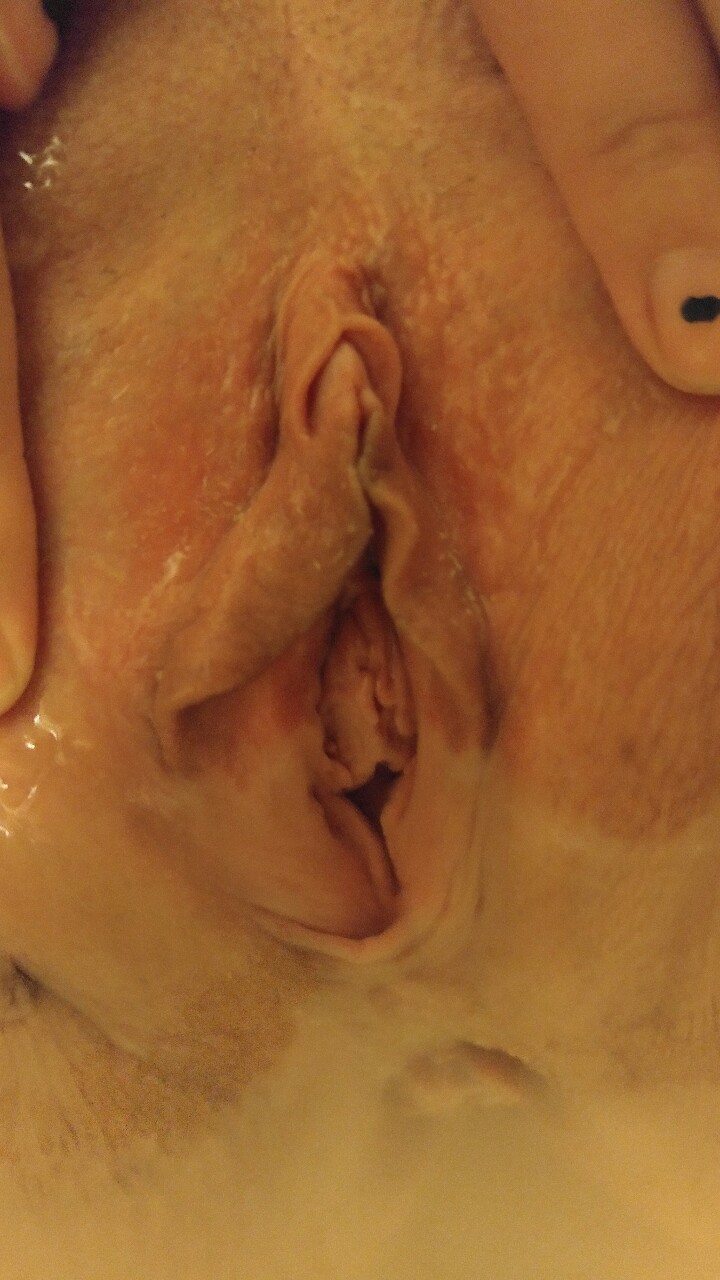 loveinthecold:  Insert cock here it’s super clean.
