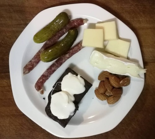 We had steak at a restaurant for lunch so dinner is snacks. The brown thing is a flourless chocolate