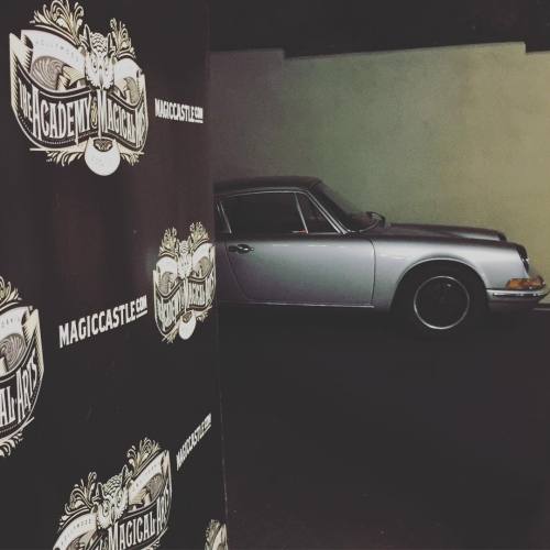 Pristine #porsche911 spotted at the @magiccastle the other night in #Hollywood. Big thanks to @tvoma