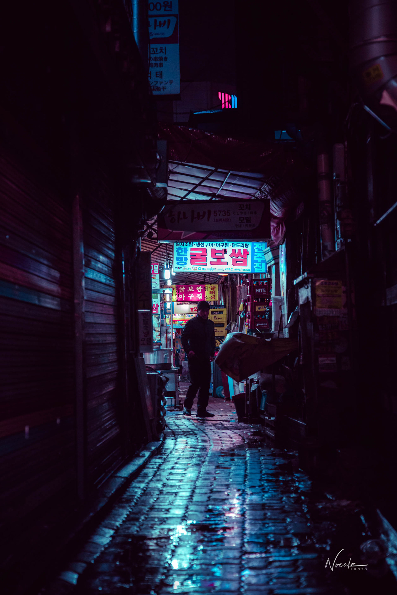 Noealz - Anime Cyberpunk Rain Photography — Rainy Seoul 2049 - Reblog ...