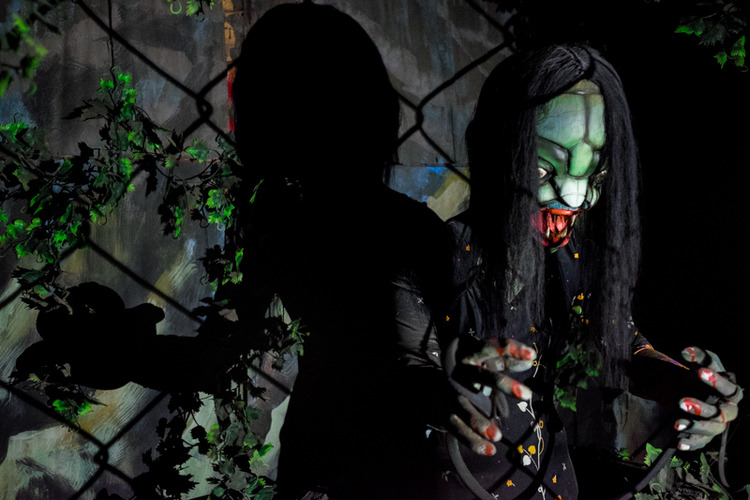 mendelpalace:  The Witch’s Cave, a haunted house in the now abandoned Japanese