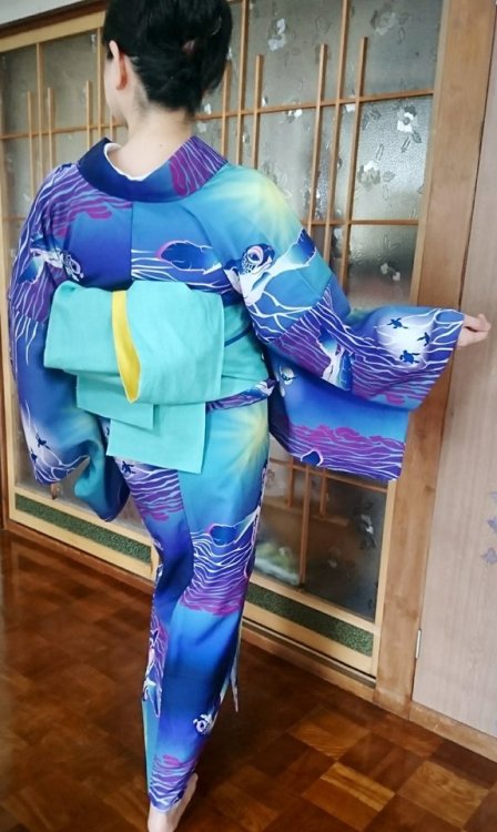 Big Finding Nemo vibe for this fresh umigame (sea turtle) yukata by Iroca, (worn by AnKudou)