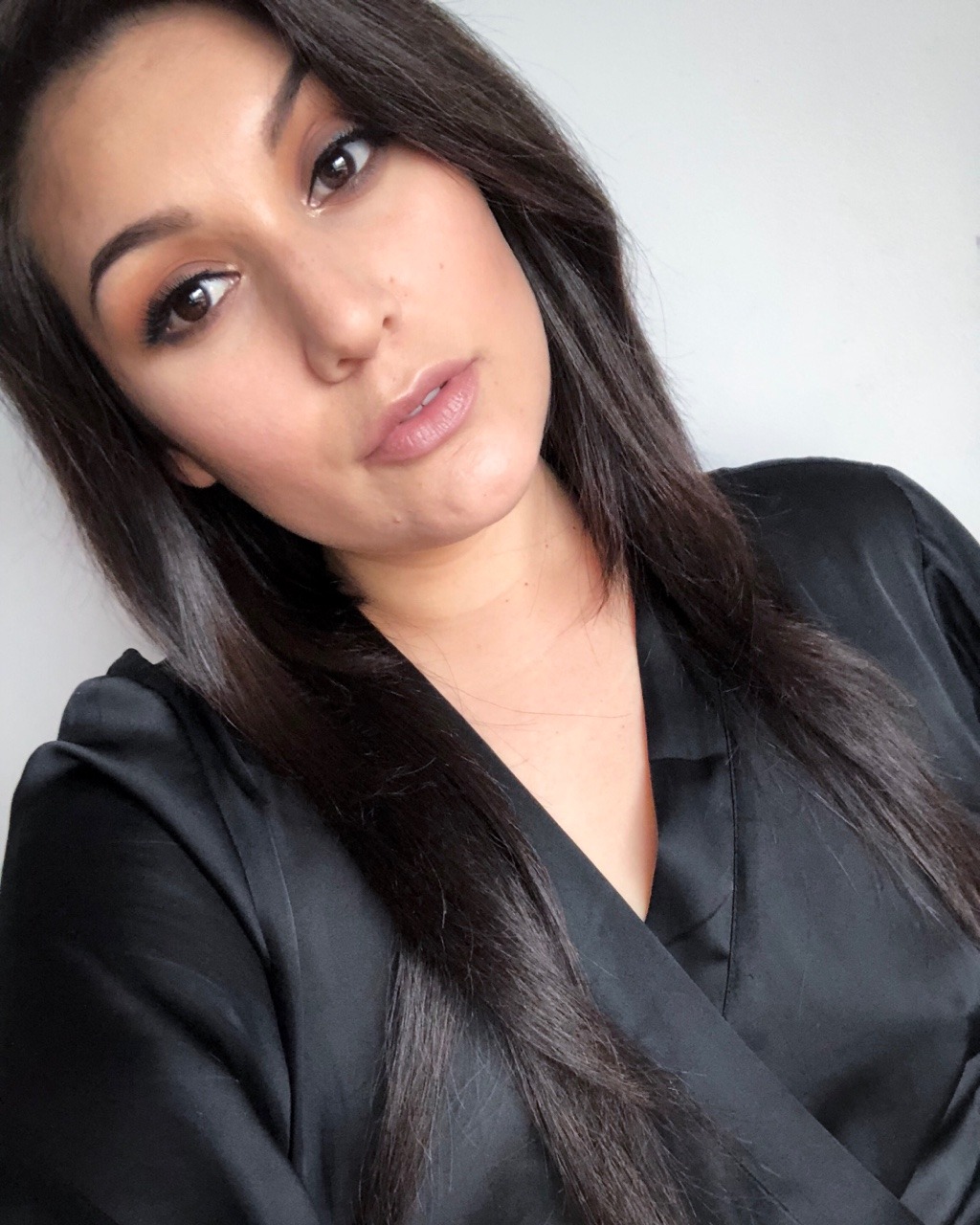 nakedpalette:  It’s been a while. Hi.