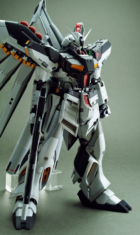 ani-plamo: 1/100 MG Hi-ν Gundam Ver.Ka. [Nu-Gundam Custom] by FreeStyle