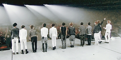 jongdaesbeautifuleyelashes:  lets go back 