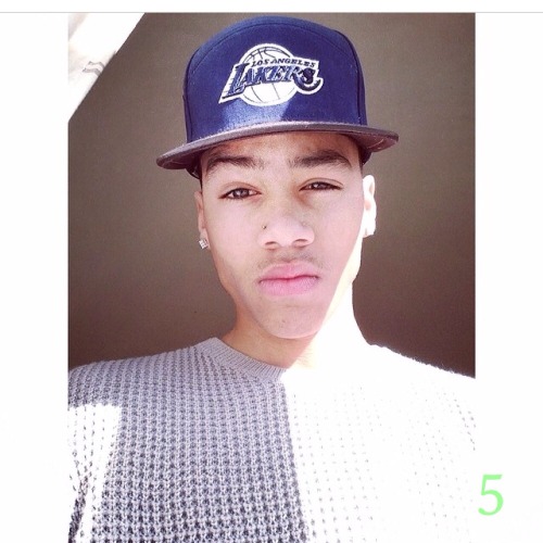 expossingpapis69:  www.expossingpapis69.tumblr.com  Fine ass IG boys😍😍🔥🔥 part 3  1- shamoyy  2- bitonofficial  3- deonee_arnez  4- realquanndel  5- advassell  6- tey.santana  7- aaron_knightnyc  8- tk_datflyguy  9- gentlemenqs  10- amirobe