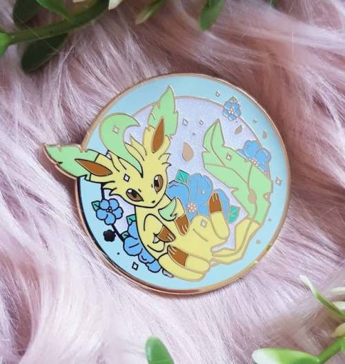 retrogamingblog:Eeveelution Pins mades by PokoPins