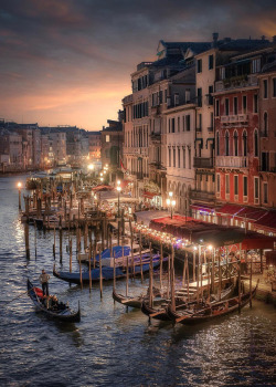 coiour-my-world: “As dusk descends” | Venice || mindz.eye