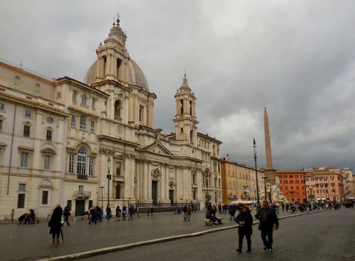 Piazza Navona, chiesa di S. Agnese in Agonia, cupa domenica pomeriggio, Roma, 2019.