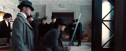 margots-robbie:Diana and the Revolving Door