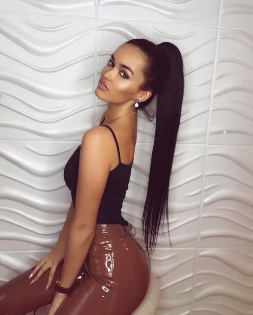 https://tightshinemodels.tumblr.com/post/170210219401