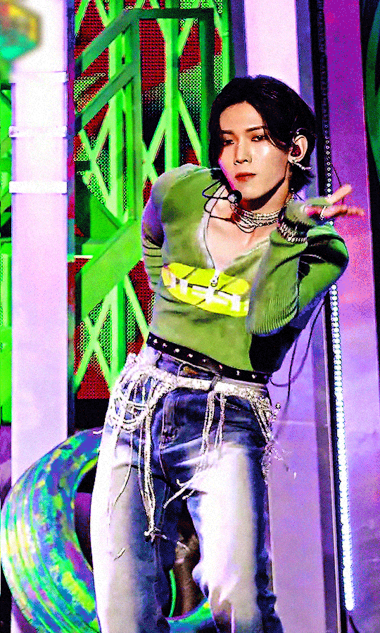 KANG YEOSANG "BOUNCY (K-HOT CHILI PEPPERS)"