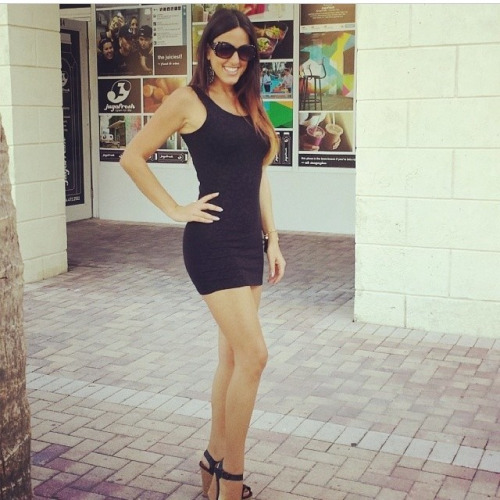 chicksintightfit:  Tight Fit 