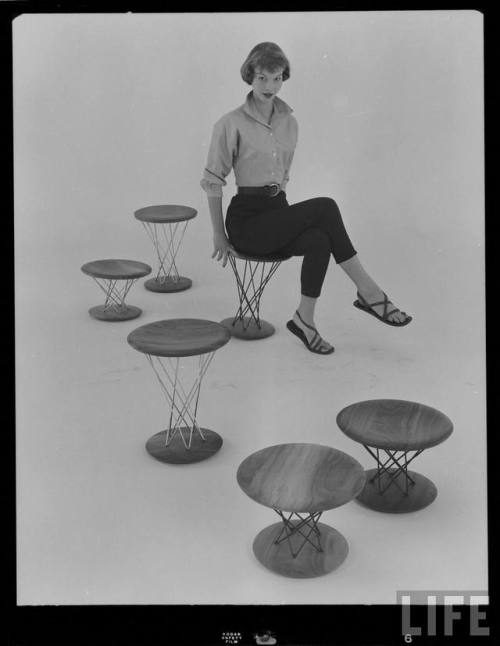 Noguchi stools(Eliot Elisofon. 1954?)