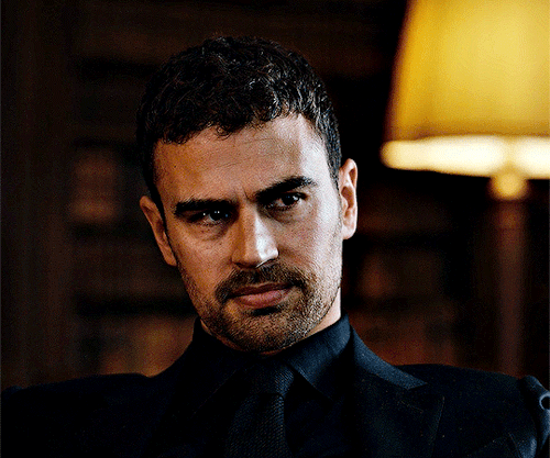 Theo James In The Gentlemen (2024) Dir. Guy Ritchie