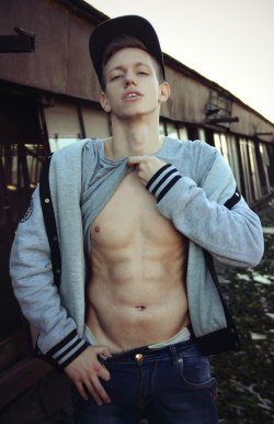 nick99cgn-v2:  Follow me and see more hot Boys and Men