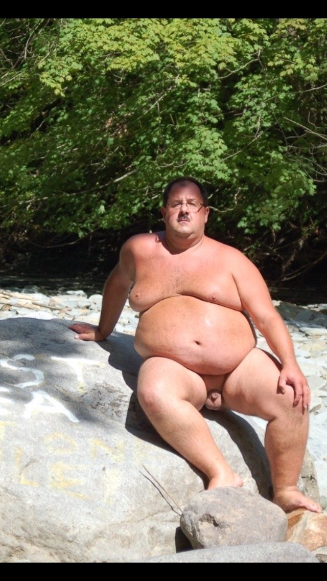 Big Man Pissing
