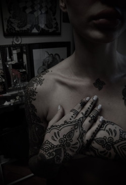 guyletatooer:  On Karina . Sleeve healed , done a while ago . At Home , Maudit Caillou , Toulouse , FRANCE . 