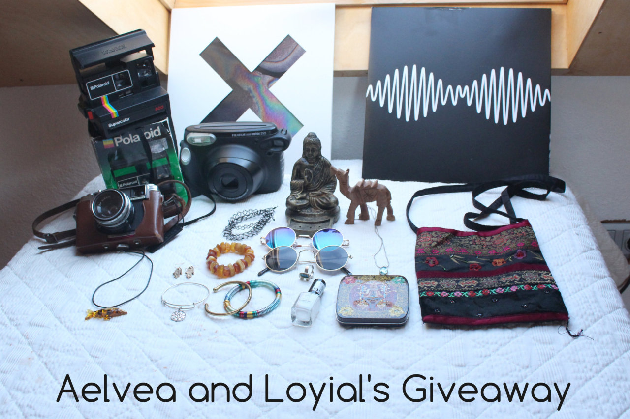 aelvea:  Aelvea and Loyial’s giveaway! To celebrate Aelvae reaching 20k followers,