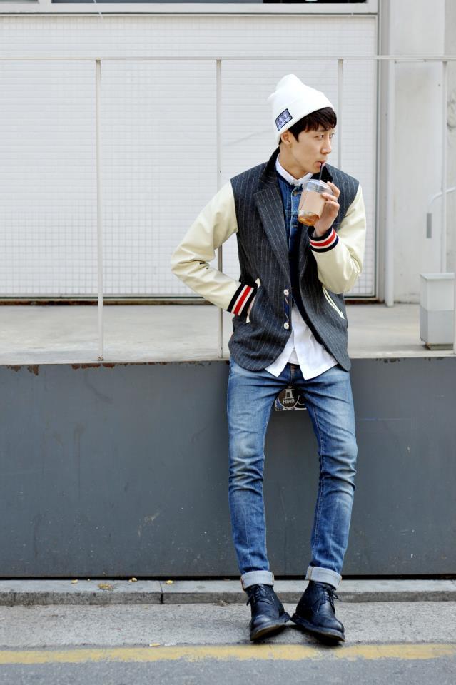 koreanmodel:    Streetstyle: Kim Pilsu shot by Choi Seungjum.   