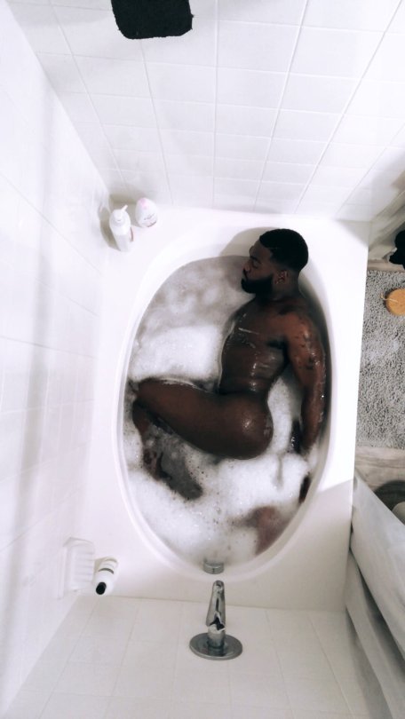 plutoworldsblog:  SHORTY GOT ASS!!!!