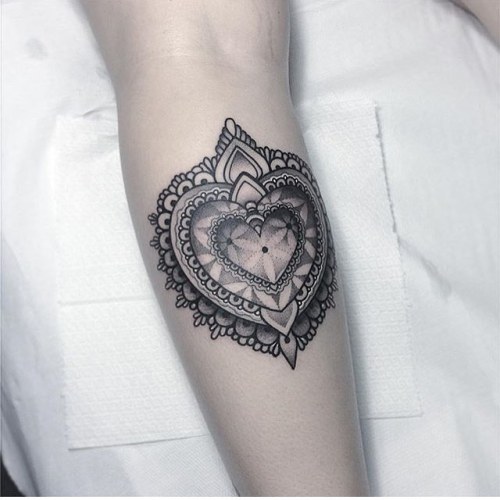 Heart Tattoo Artist: EQUILATTERA ▲ Private Tattoo Studio ▲ ❂ MIΔMI ❂ 