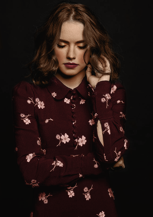 samuelclaflins:Daisy Ridley by Yves Borgwardt for ZEIT Magazine 2015 (coloured version)