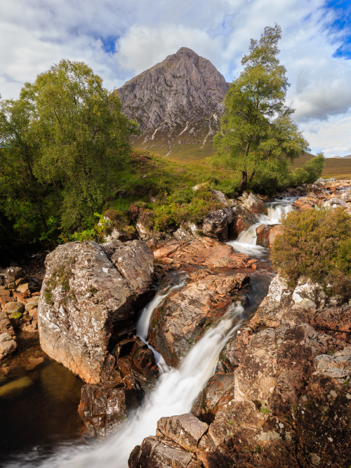 breathtakingdestinations:Buachaille Etive Mor - Scotland (by Rodney Topor) 