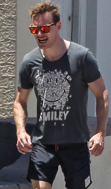 celebritymeat:  Michael Fassbender’s bulge.