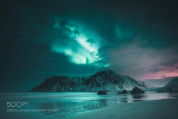 giferen:  Under an Arctic Sky by Airpixels