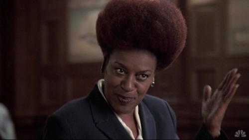 The brilliant CCH Pounder and her fantastic hair. SVU S03E10, Ridicule