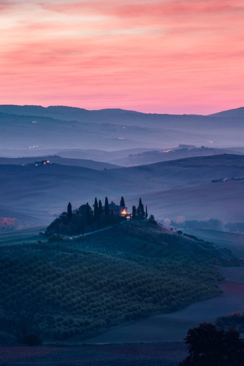 Dawn in Tuscanyby Stefan Thaler