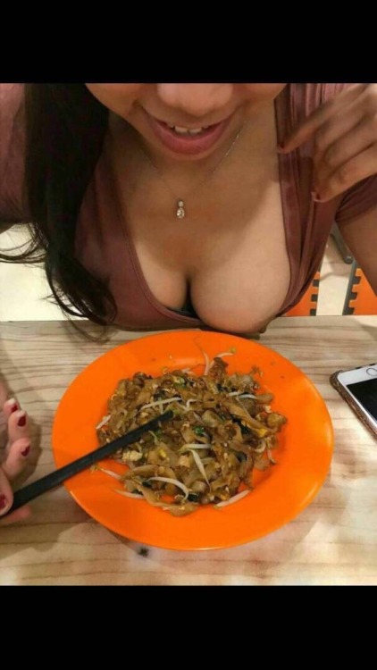 strifeeeee5: Kway Teow Goreng anyone?
