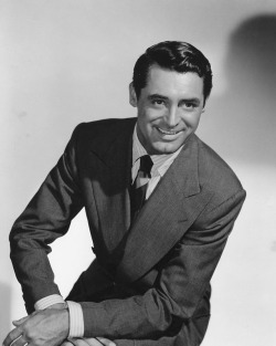 archiesleach:  Cary Grant photographed by