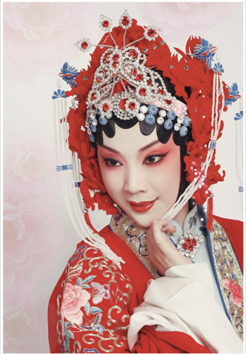 fuckyeahchinesefashion:Chinese Opera Portraits 
