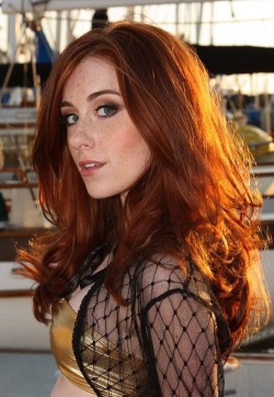 redheadsuniverse:   Full Gallery - CLICK