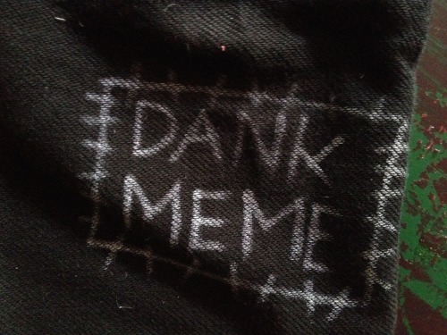 undeadmachinery: 2D punk patches.