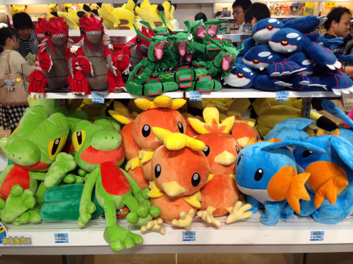 zombiemiki:Along with the Pikachu Oops! spin-off, Pokemon Center exclusive ORAS starters and legenda