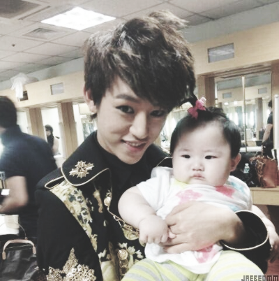 jaebeomm:  when b.a.p meets a baby literally 