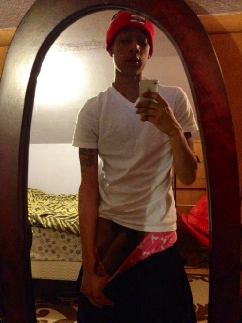 sidekickboys:  Caprece