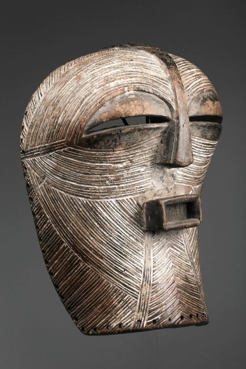 Kifwebe mask from Baluba people in D. R. Congo. Ex M. Bronsin, Bruxelles Sold by Galerie L&amp;Z