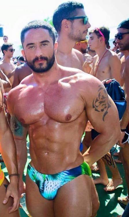 Sexy Muscle Guys
