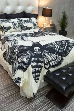 mszombi:  Uhhhh………holy shit??? I found the shop that sells it btw. Now I just gotta wait til have disposable income again, wheneverthefuck that will be, ‘cause ya girl’s in the market for a new bedspread =o 