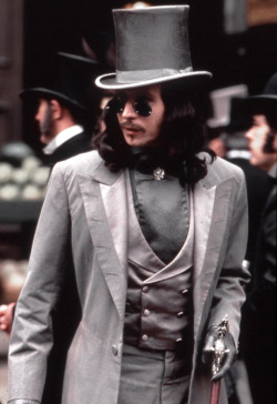 vixensandmonsters: Gary Oldman in Bram Stoker’s Dracula (1992) dir. Francis Ford Coppola 