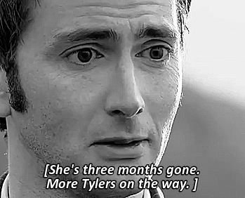 chocolatequeennk:lastbluetardis:#they were totally shaggingThe Doctor looked behind her, to where he
