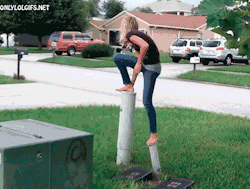 bitchesaloud:  what is this bitch trying to do