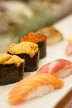 prettyfoods:  Assorted Sushi (by Ann&Ming)