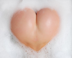Oooh lovely heart shaped ass